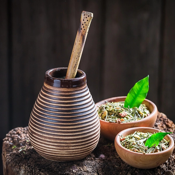 Hvor meget yerba mate kan man drikke om dagen? Hvor meget mate skal man hælde op, og hvordan skal man drikke det?